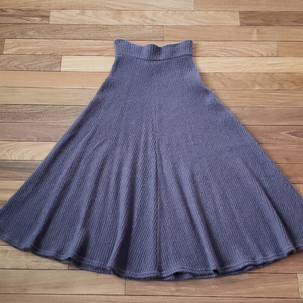 Skirt - Picture 2 of 7